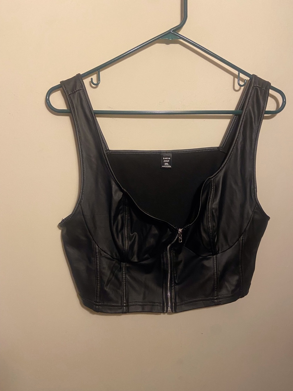 SHEIN Sleeveless Black Faux Leather Zip-Front Crop Top Size 2XL